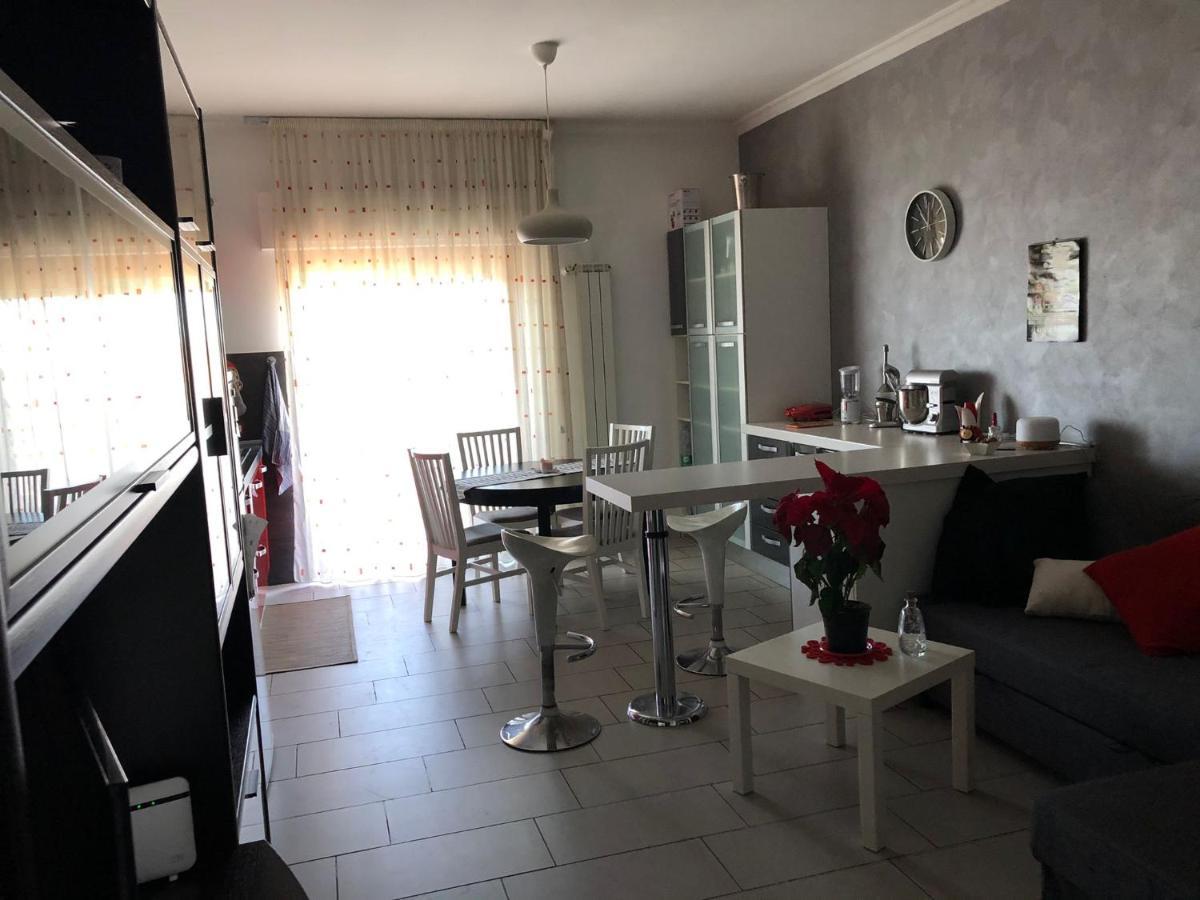 Appartamento Laurentum Torvaianica Luaran gambar